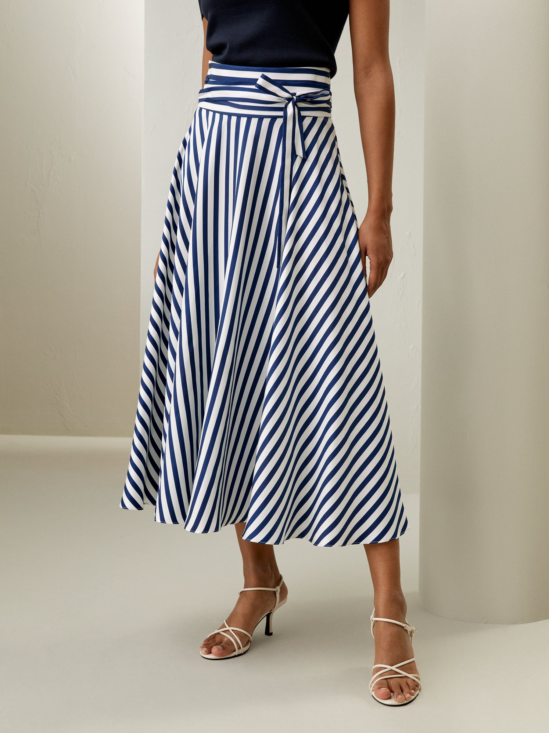 Crisp White Dress with Dark Blue Stripes – Detachable Shirt & Skirt, Versatile & Stylish