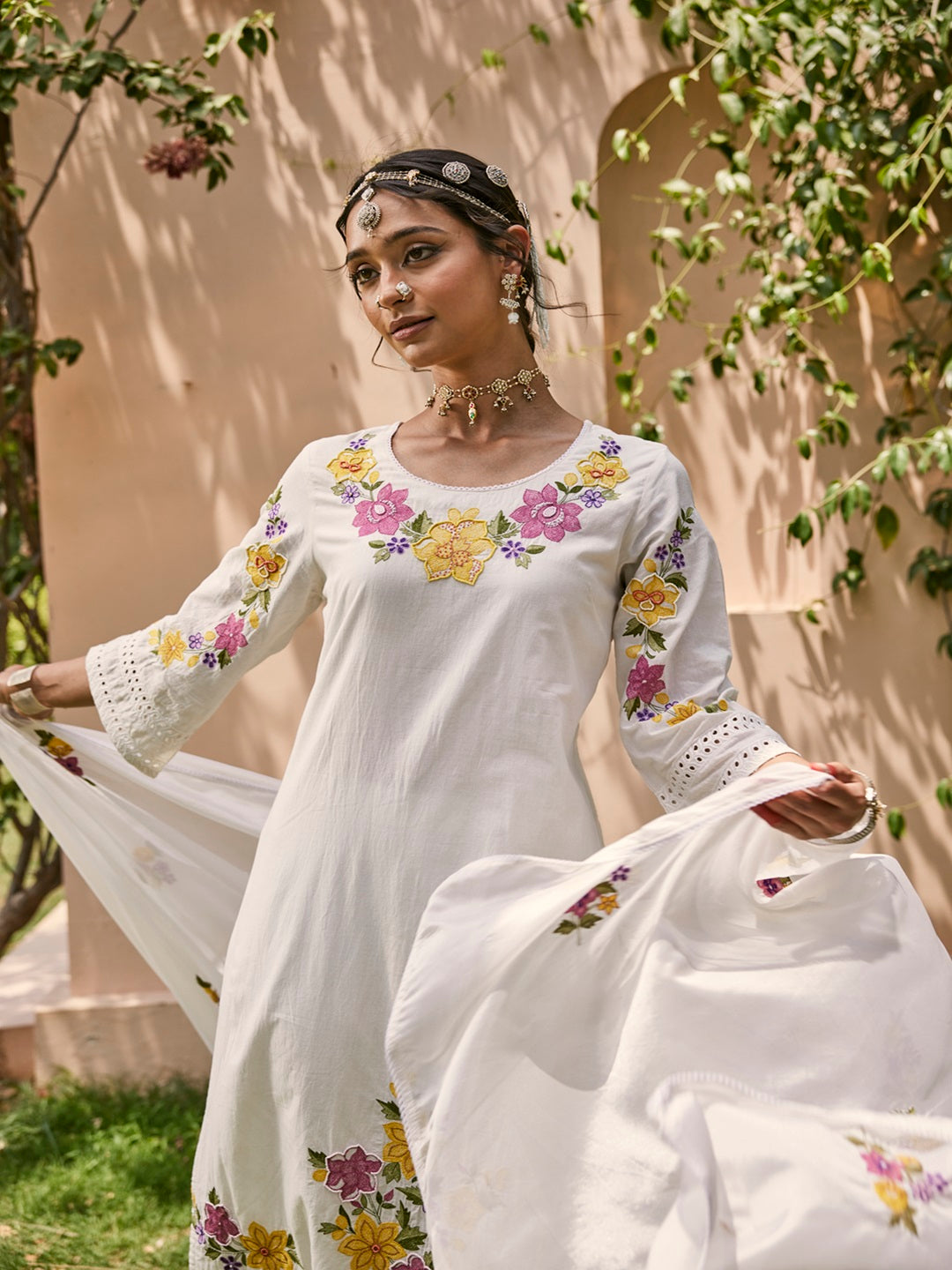 White Floral Embroidered Kurta Set With Dupatta