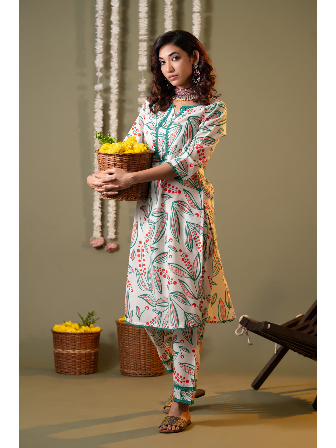 White Color Floral Printed Kurta with Pant