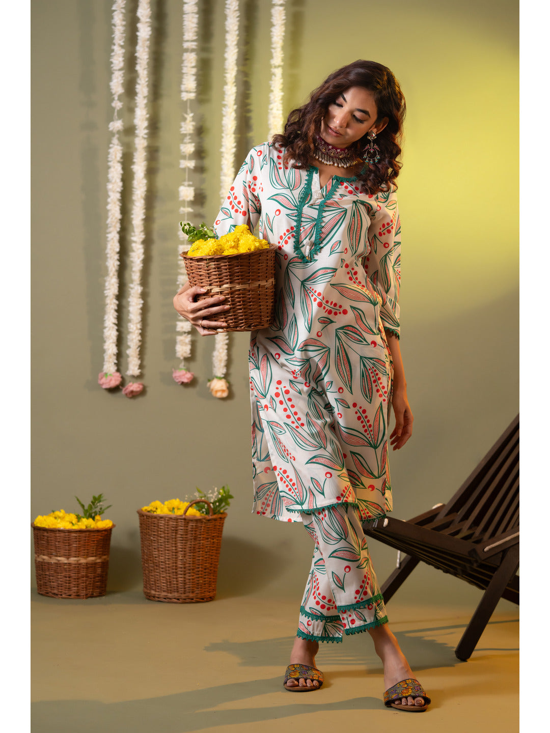 White Color Floral Printed Kurta with Pant