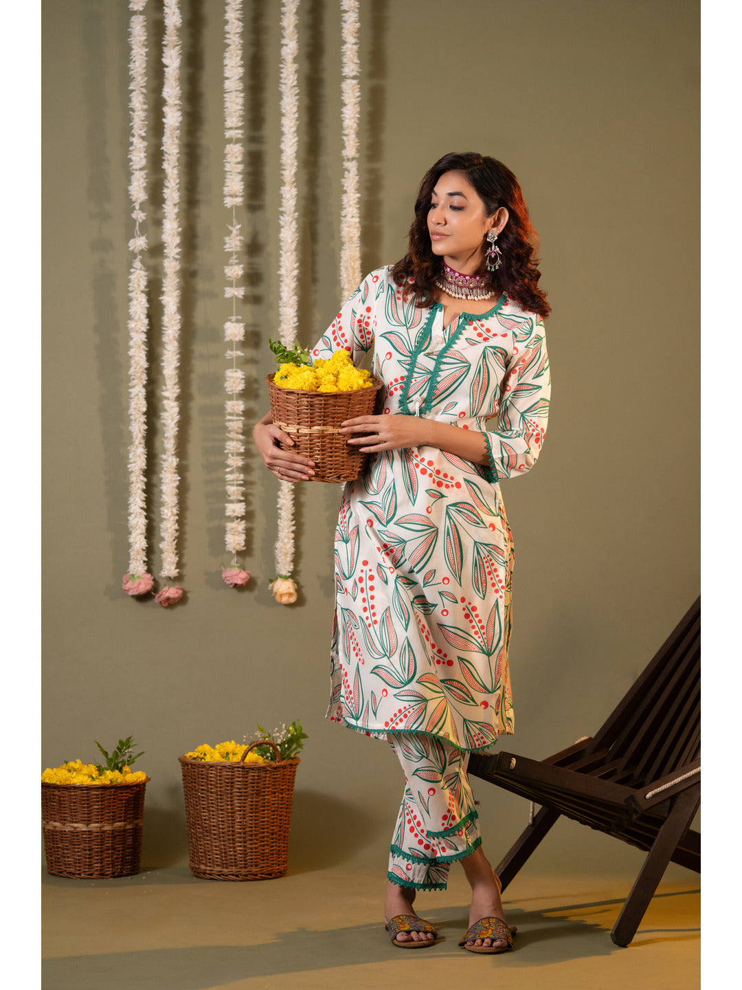 White Color Floral Printed Kurta with Pant