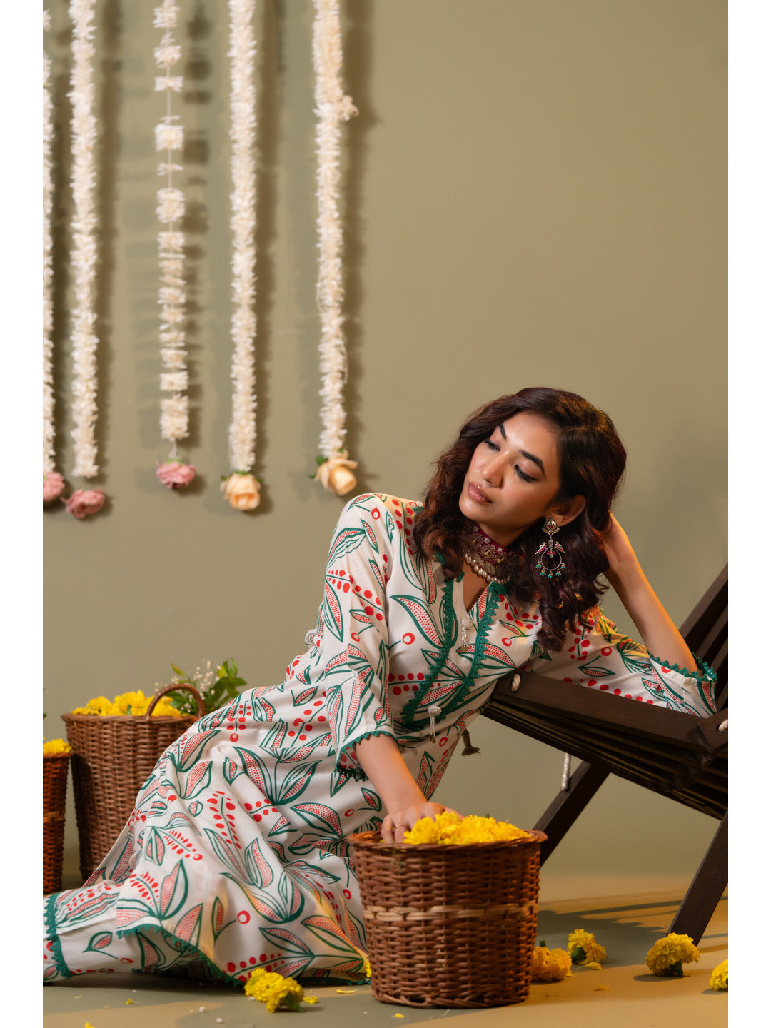 White Color Floral Printed Kurta with Pant
