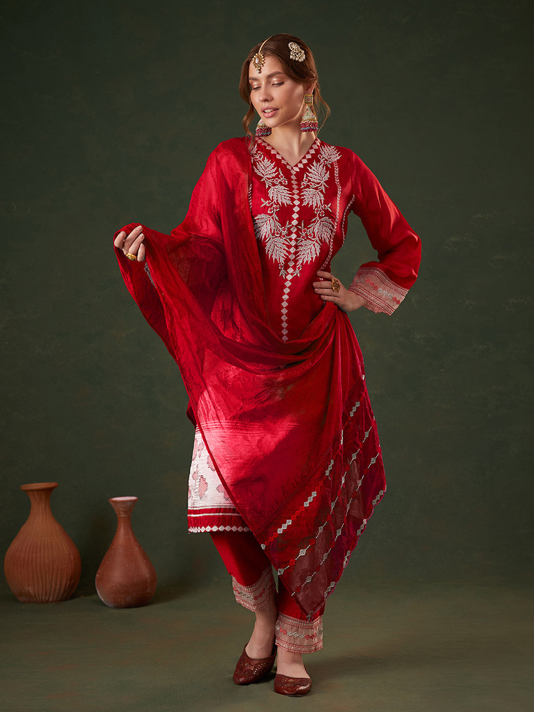 RedJacquard Floral Embroidered Kurta Set with Organza Dupatta