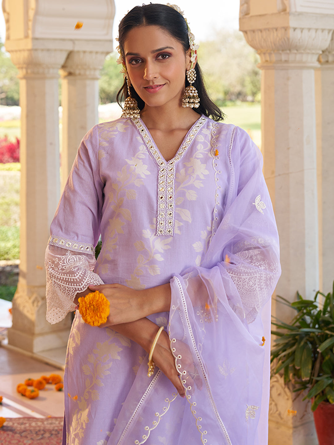 Lavender Jacquard Floral Embroidered Kurta Set with Organza Embroidered Dupatta