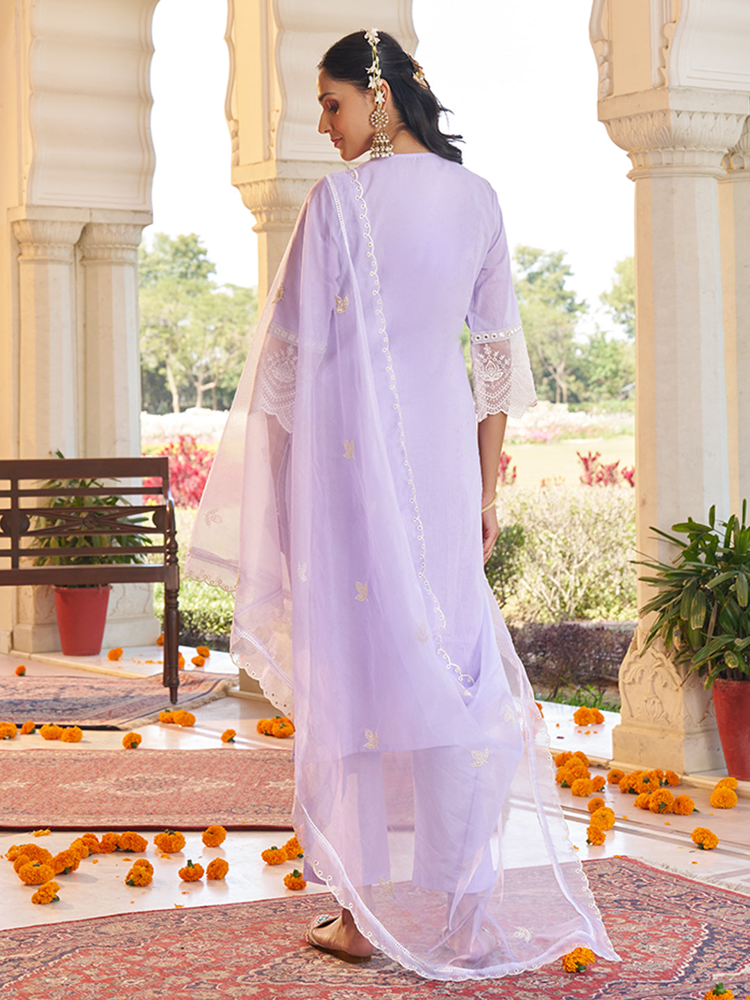 Lavender Jacquard Floral Embroidered Kurta Set with Organza Embroidered Dupatta
