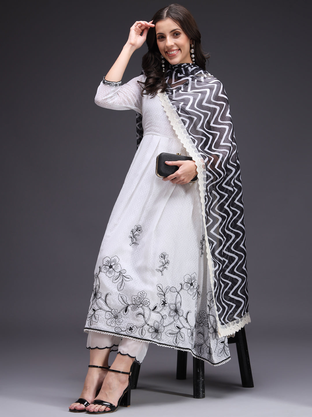 White Floral Embroidered Regular Thread Work Kurta Set With Dupatta