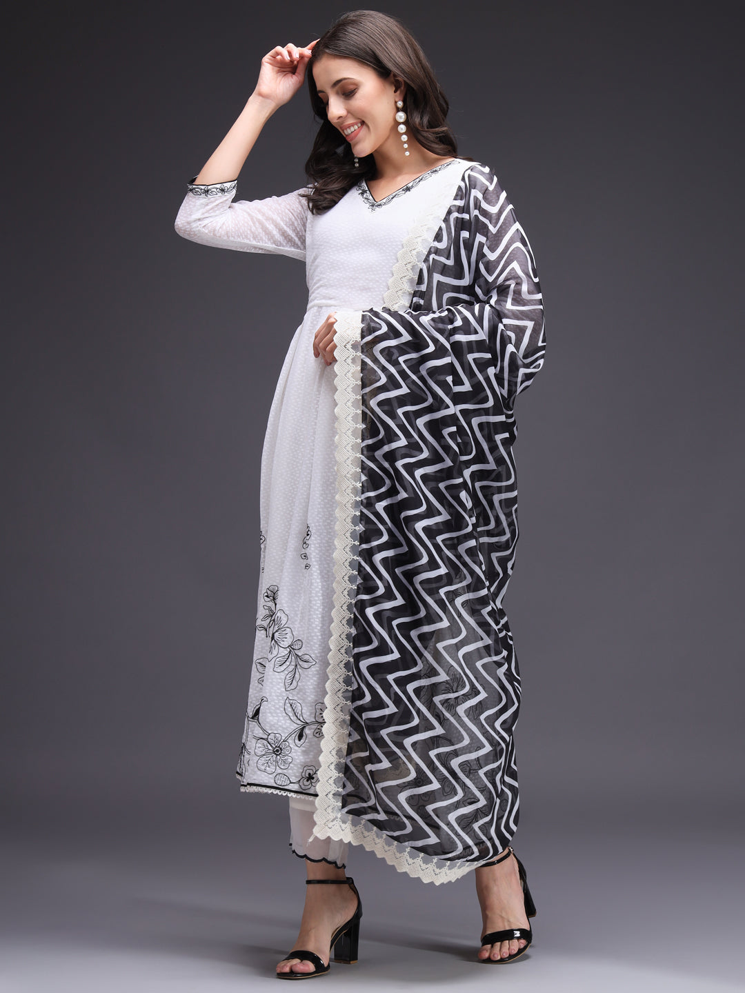 White Floral Embroidered Regular Thread Work Kurta Set With Dupatta