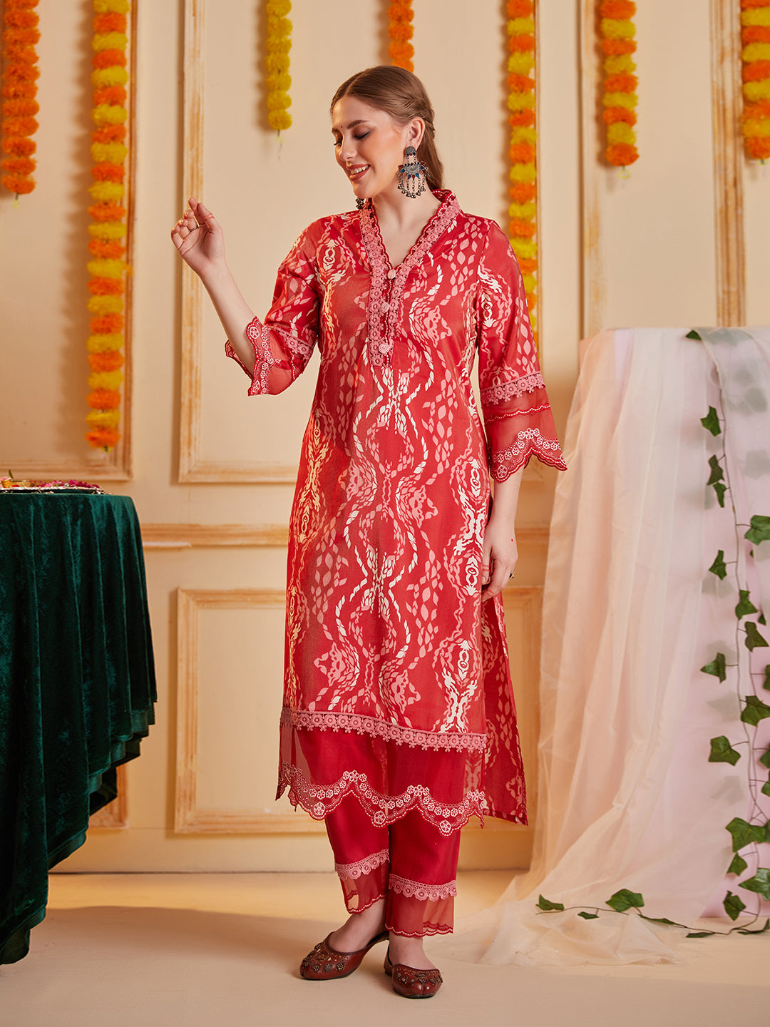 Red Abstract Printed Kurta Set with Organza Dupatta