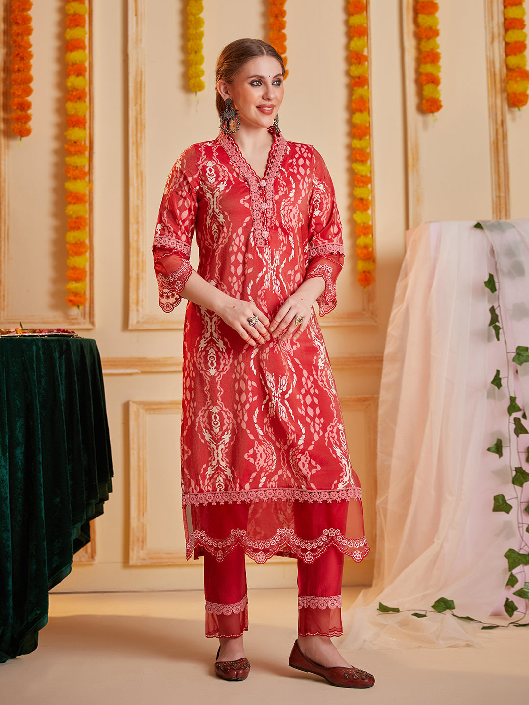 Red Abstract Printed Kurta Set with Organza Dupatta