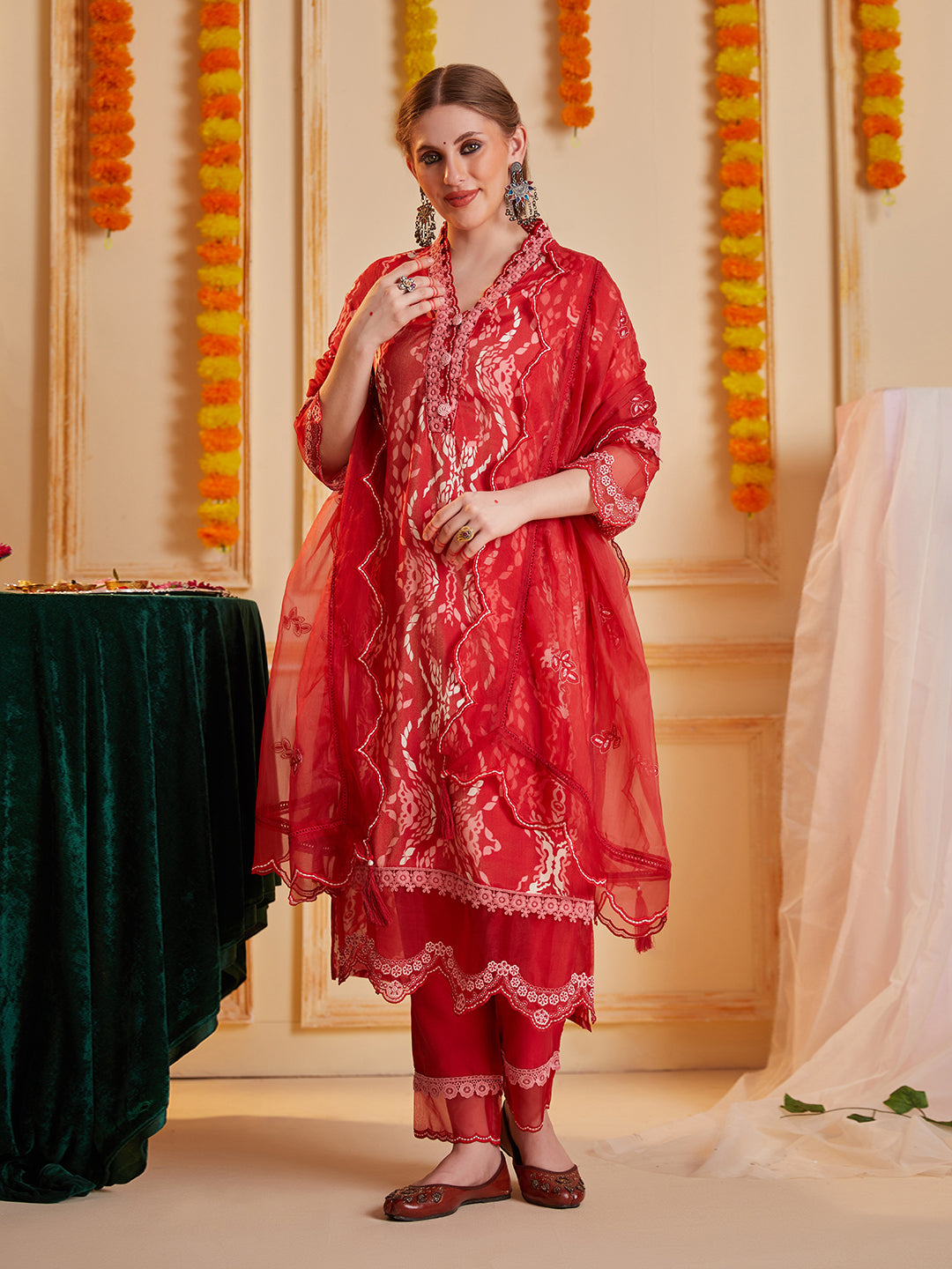 Red Abstract Printed Kurta Set with Organza Dupatta