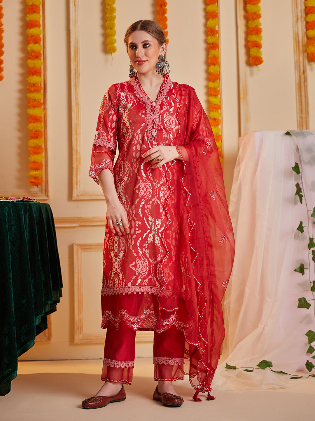 Red Abstract Printed Kurta Set with Organza Dupatta