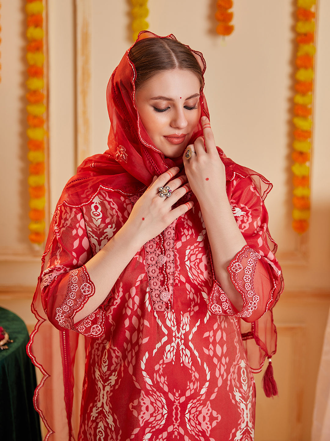 Red Abstract Printed Kurta Set with Organza Dupatta