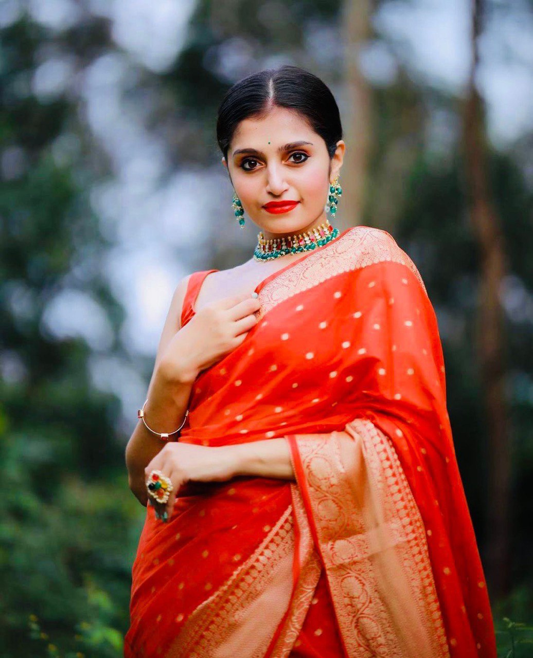 Beautiful Golden Zari Woven Soft Lichi Silk Saree