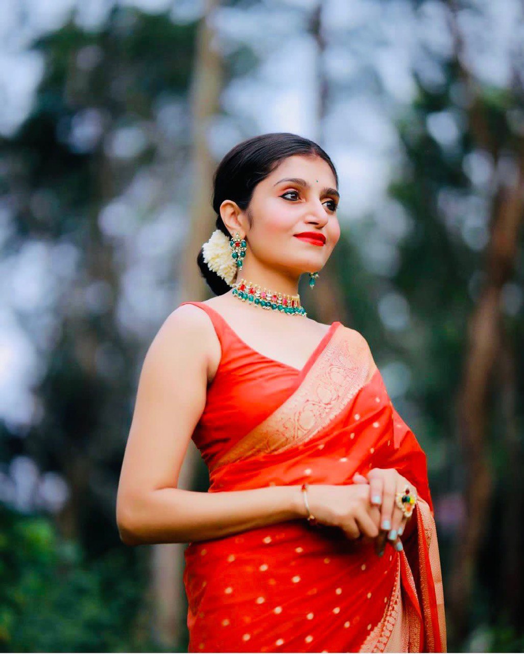 Beautiful Golden Zari Woven Soft Lichi Silk Saree