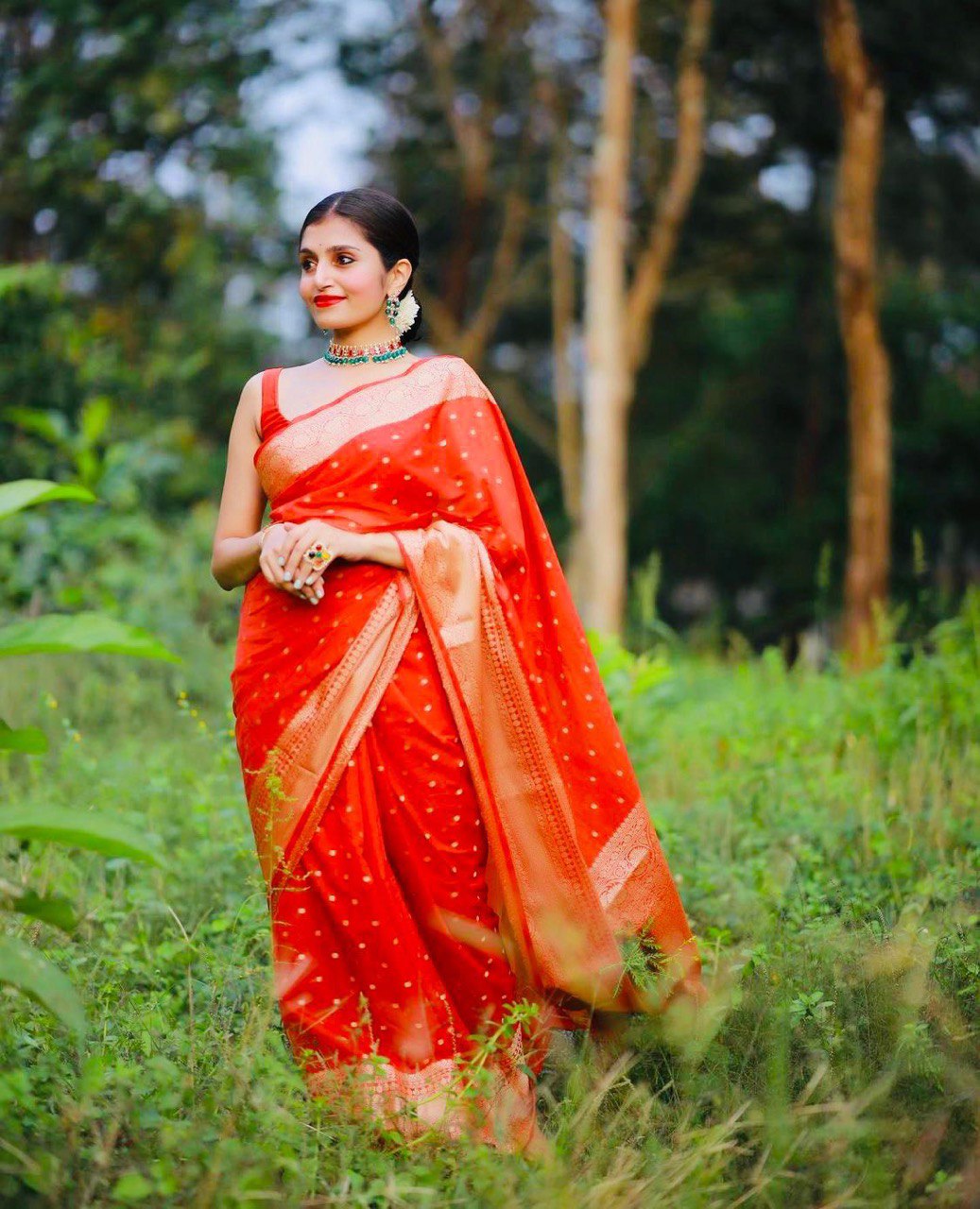 Beautiful Golden Zari Woven Soft Lichi Silk Saree