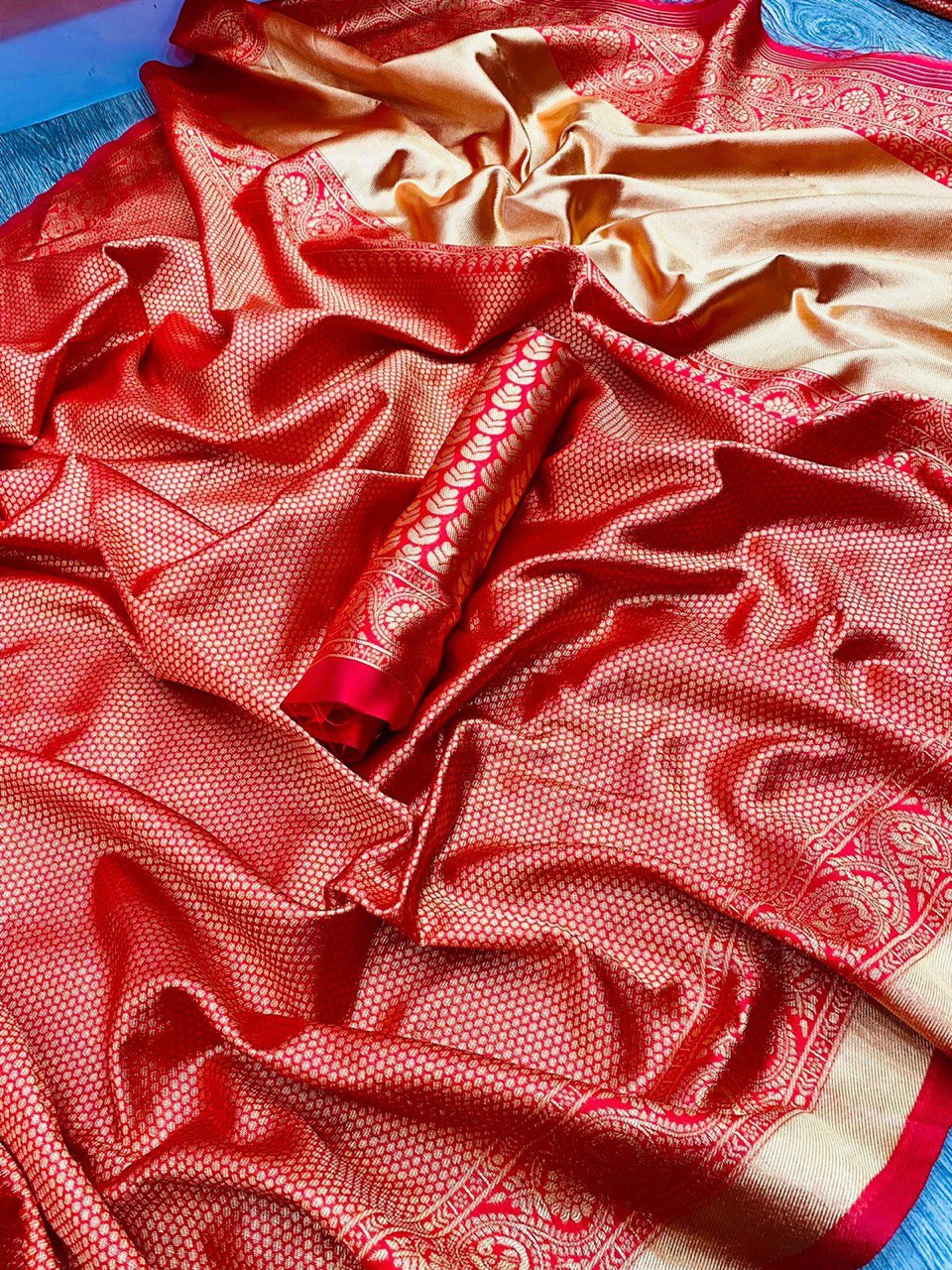 Beautiful Woven Design Soft Silk Kanjivaram Saree