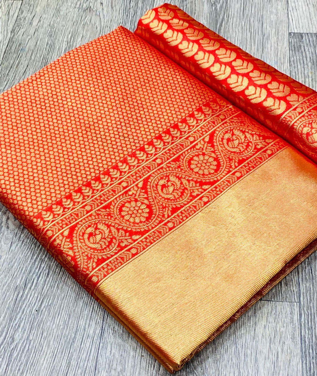 Beautiful Woven Design Soft Silk Kanjivaram Saree