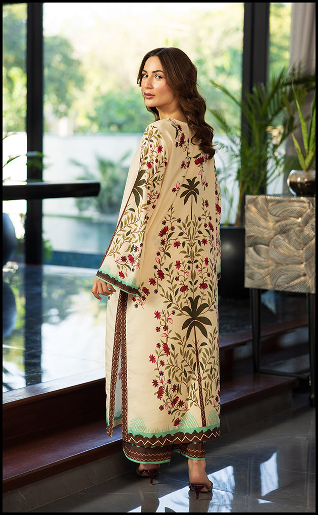 Creme Cluster Kurta Set with Red and Green Prints – A Perfect Blend of Elegance and Whimsy