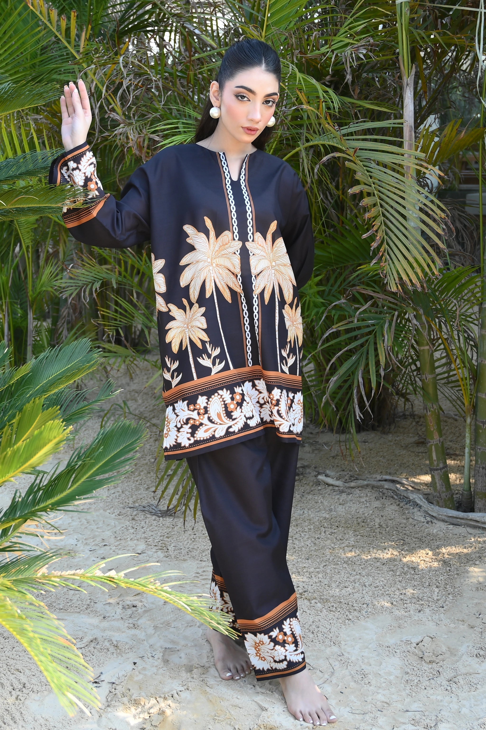 Black Desert Co-ord Set – Modern Elegance with a Soft Floral Touch