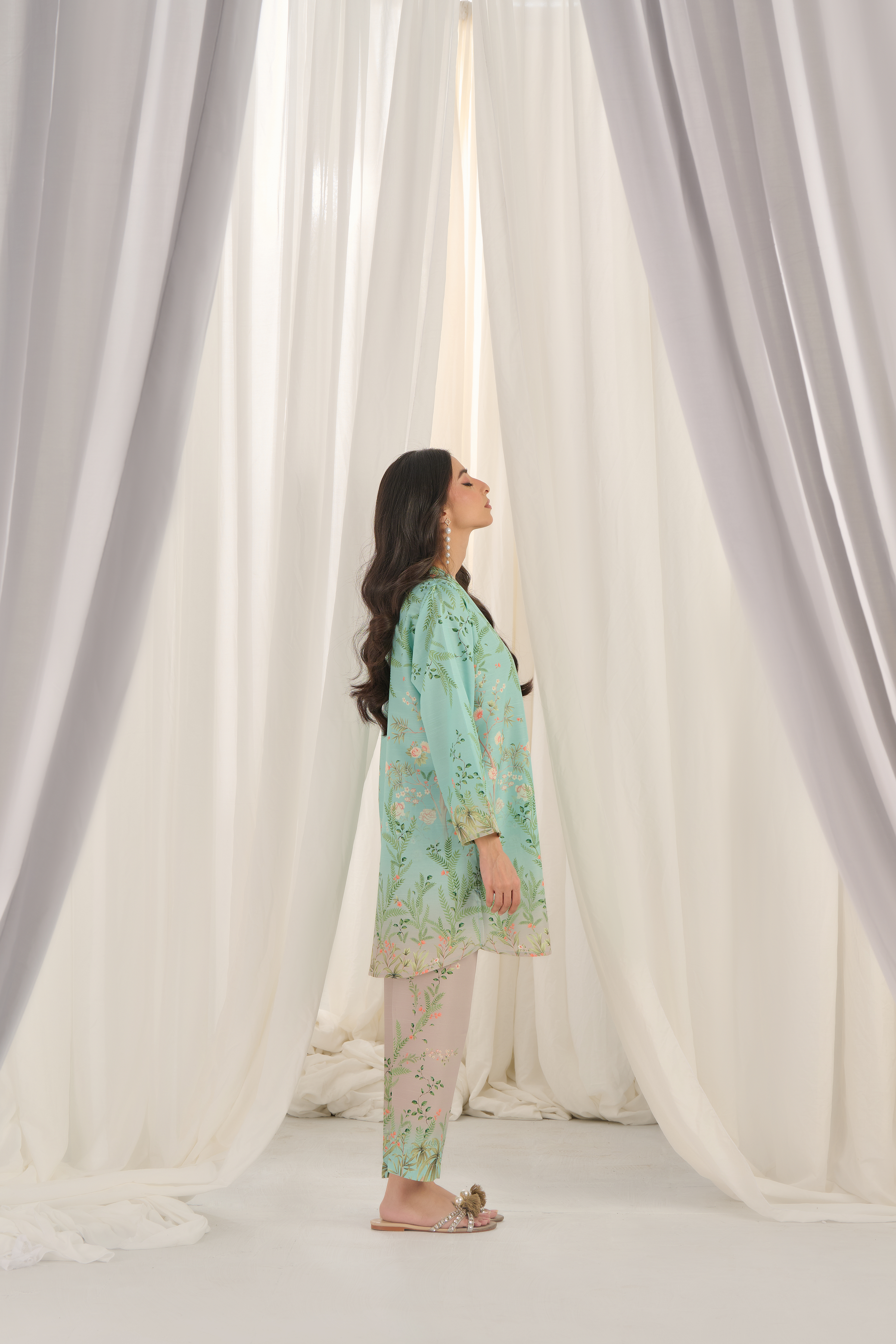 Teal Bloom Muslin Kurta Set for Women – Elegant, Lightweight & Comfortable
