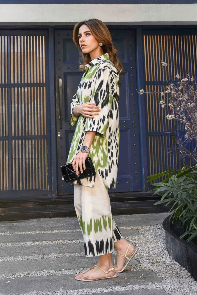 Green Aventurine Co-Ord Set – Geometric Motifs & Collar Neckline in Crisp Cotton Linen