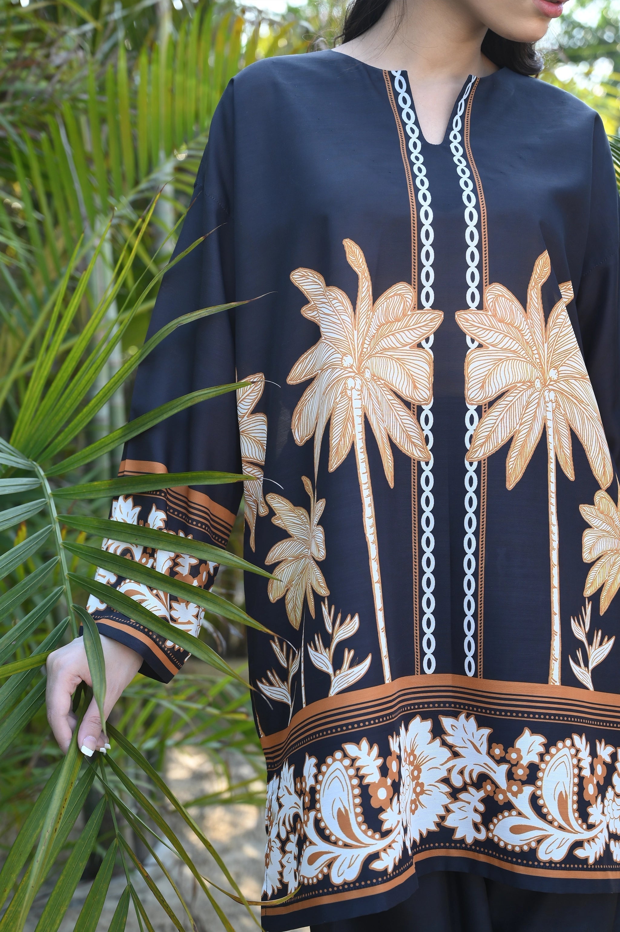 Black Desert Co-ord Set – Modern Elegance with a Soft Floral Touch